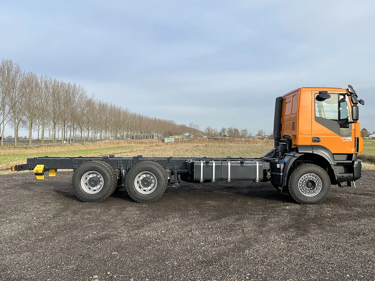 Iveco Trakker AD380T41/P-4200 Chassis Cabin 6x4 5
