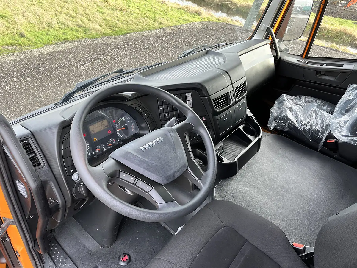 Iveco Trakker AD380T41/P-4200 Chassis Cabin 6x4 8