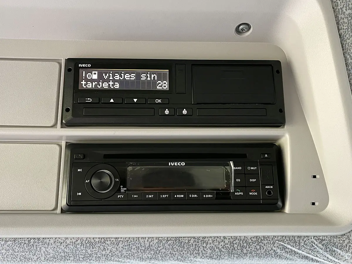 Iveco Trakker AD380T41/P-4200 6x4 Chassis Cabin 9