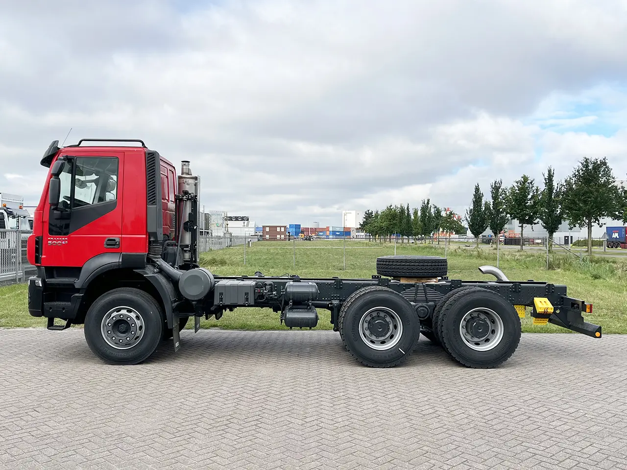 Iveco Trakker AD380T50-3500 Chassis Cabin 6x4 2