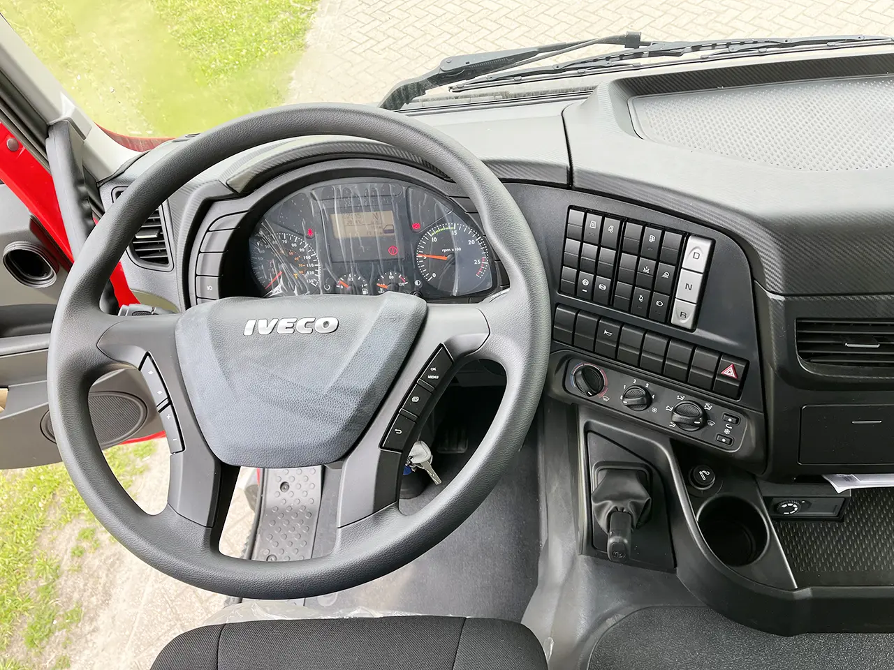 Iveco Trakker AD380T50-3500 Chassis Cabin 6x4 9