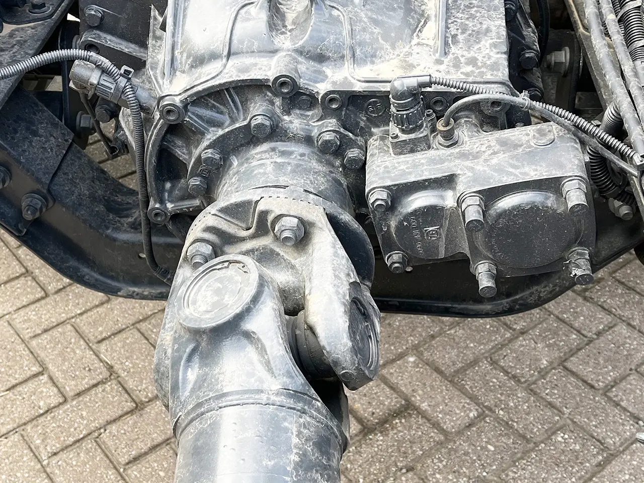 Iveco Trakker AD380T50 6x4 Chassis Cabin 11