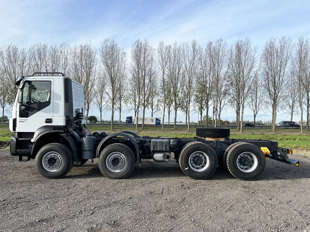 Iveco Trakker AD410T41H-4250 Chassis Cabin 8x4 2