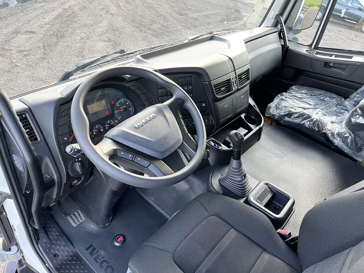 Iveco Trakker AD410T41H-4250 8x4 Chassis Cabin 8