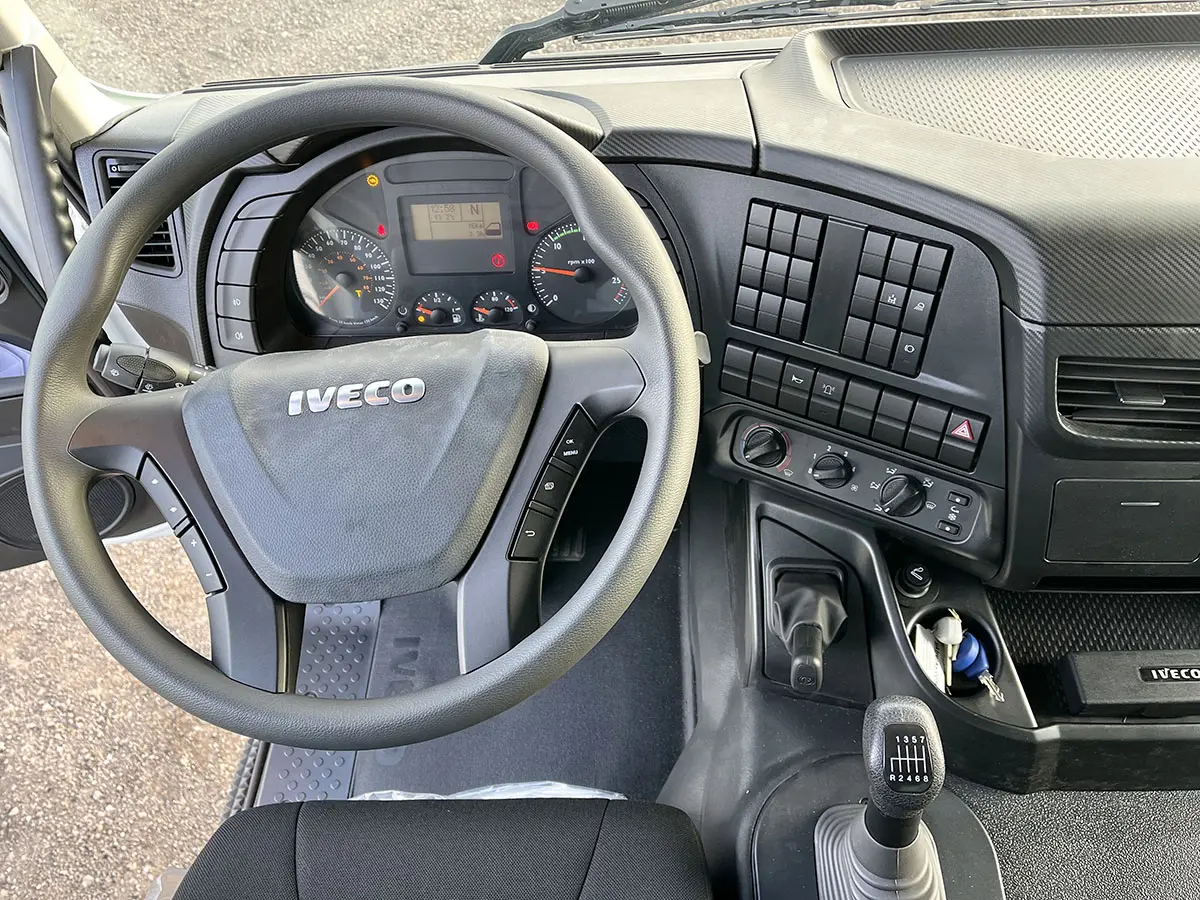 Iveco Trakker AD410T41H-4250 Chassis Cabin 8x4 9