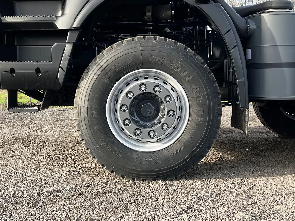 Iveco Trakker AD410T41H-4250 Chassis Cabin 8x4 12