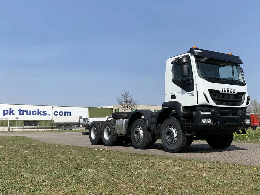 Iveco Trakker AD410T42H-4250 8x4 Chassis Cabin 4