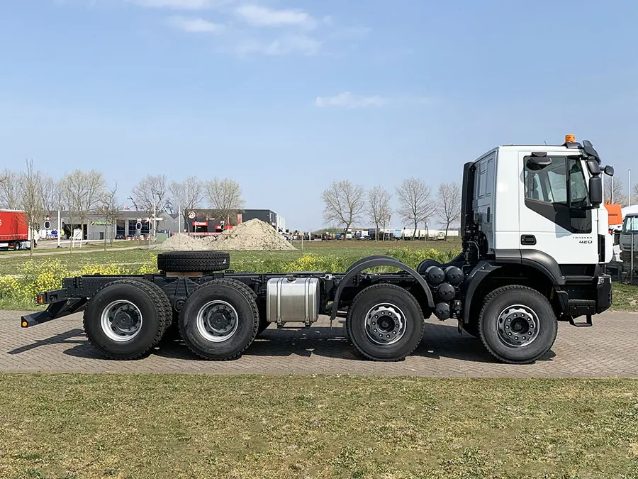 Iveco Trakker AD410T42H-4250 Chassis Cabin 8x4 5
