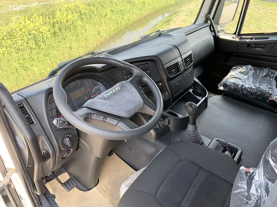 Iveco Trakker AD410T42H-4250 Chassis Cabin 8x4 7