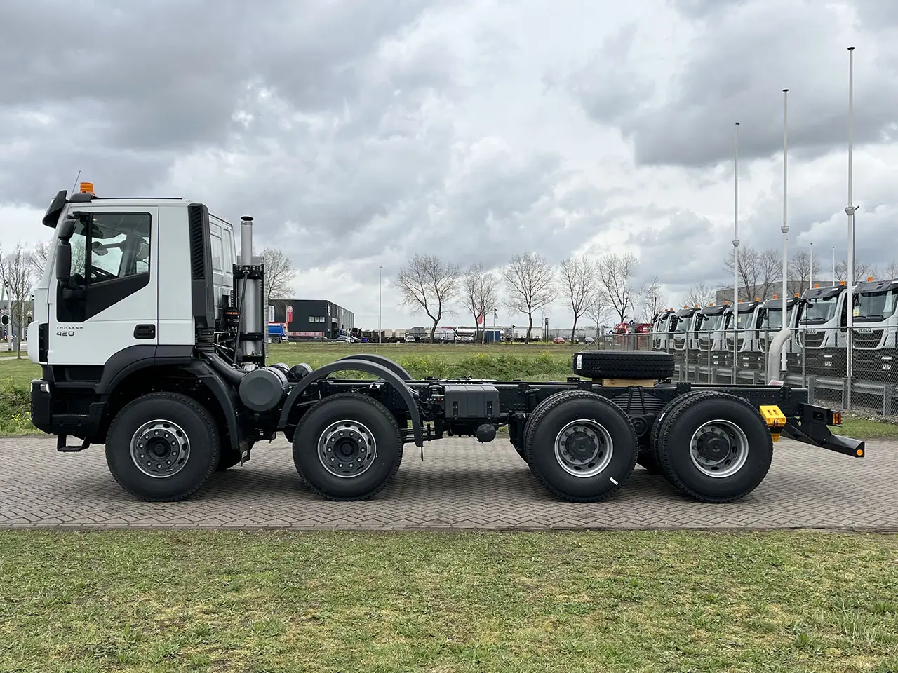 Iveco Trakker AD410T42H-4250 Mixer Chassis Cabin 8x4 2