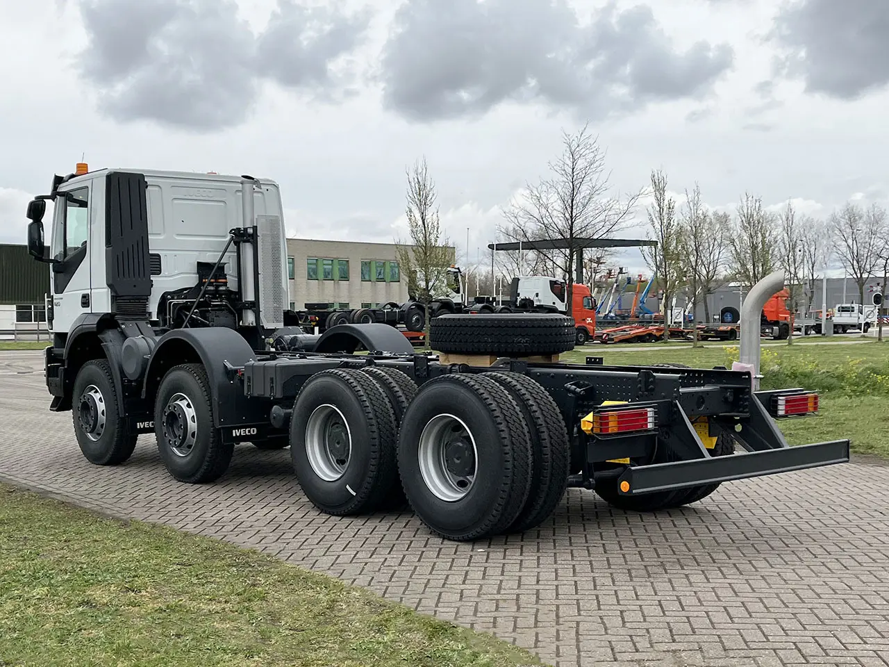 Iveco Trakker AD410T42H-4250 Mixer Chassis Cabin 8x4 3