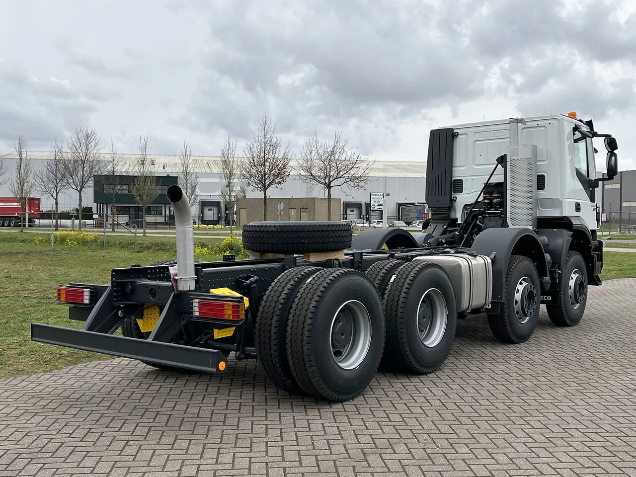 Iveco Trakker AD410T42H-4250 Mixer Chassis Cabin 8x4 6