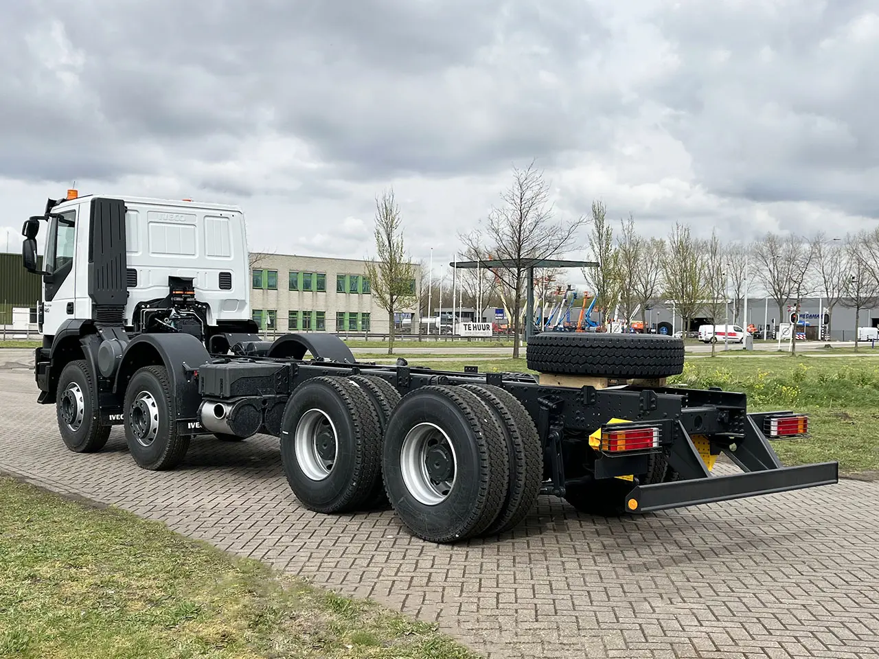 Iveco Trakker AD410T42H-5020 AT Chassis Cabin 8x4 3
