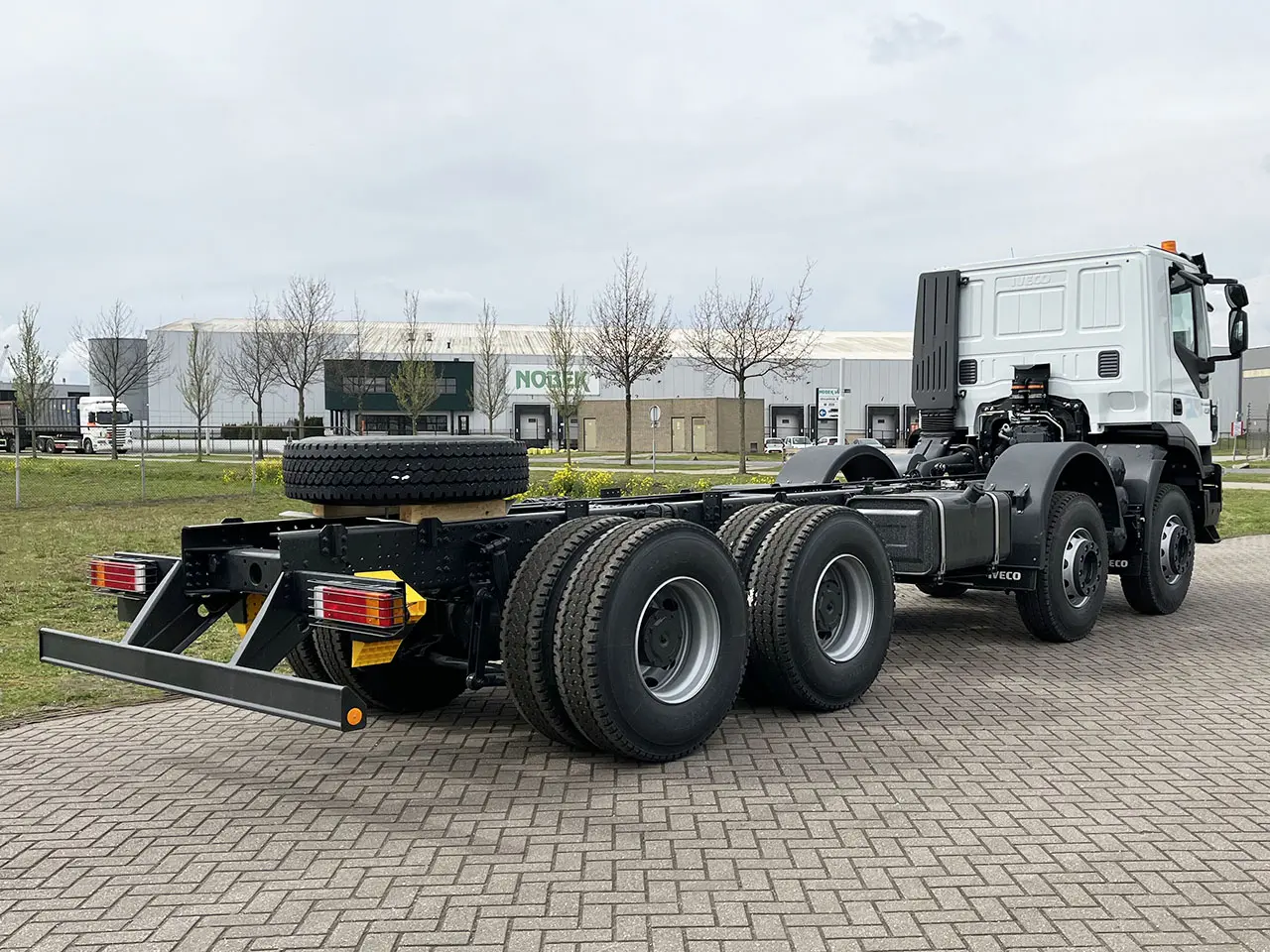 Iveco Trakker AD410T42H-5020 AT Chassis Cabin 8x4 6