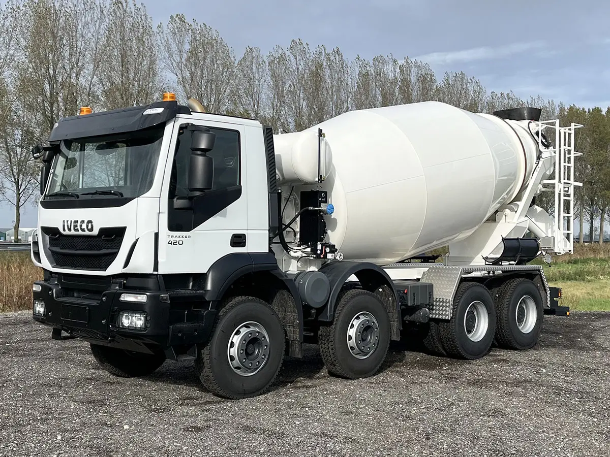 Iveco Trakker AD410T42H Concrete Mixer 8x4