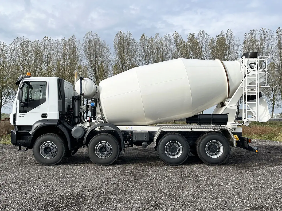 Iveco Trakker AD410T42H 8x4 Concrete Mixer 2