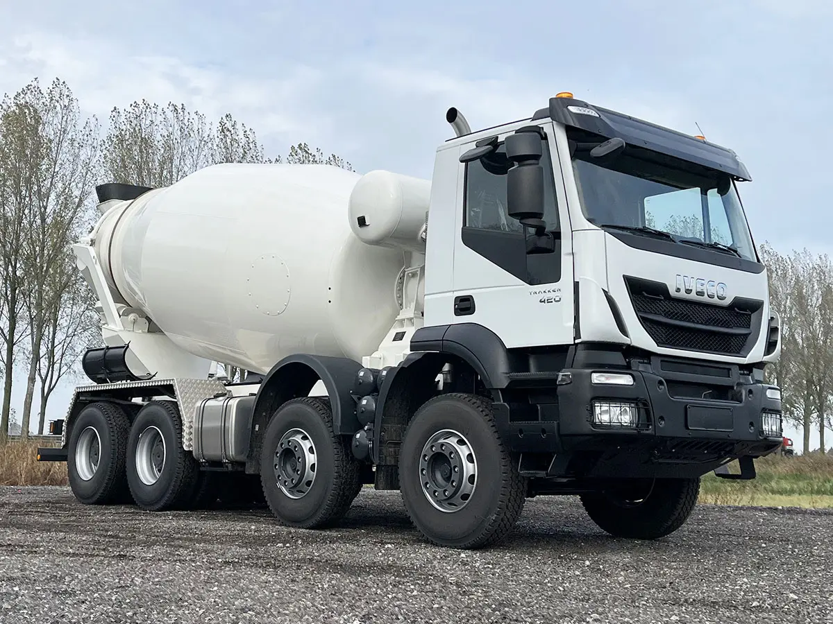 Iveco Trakker AD410T42H 8x4 Concrete Mixer 4