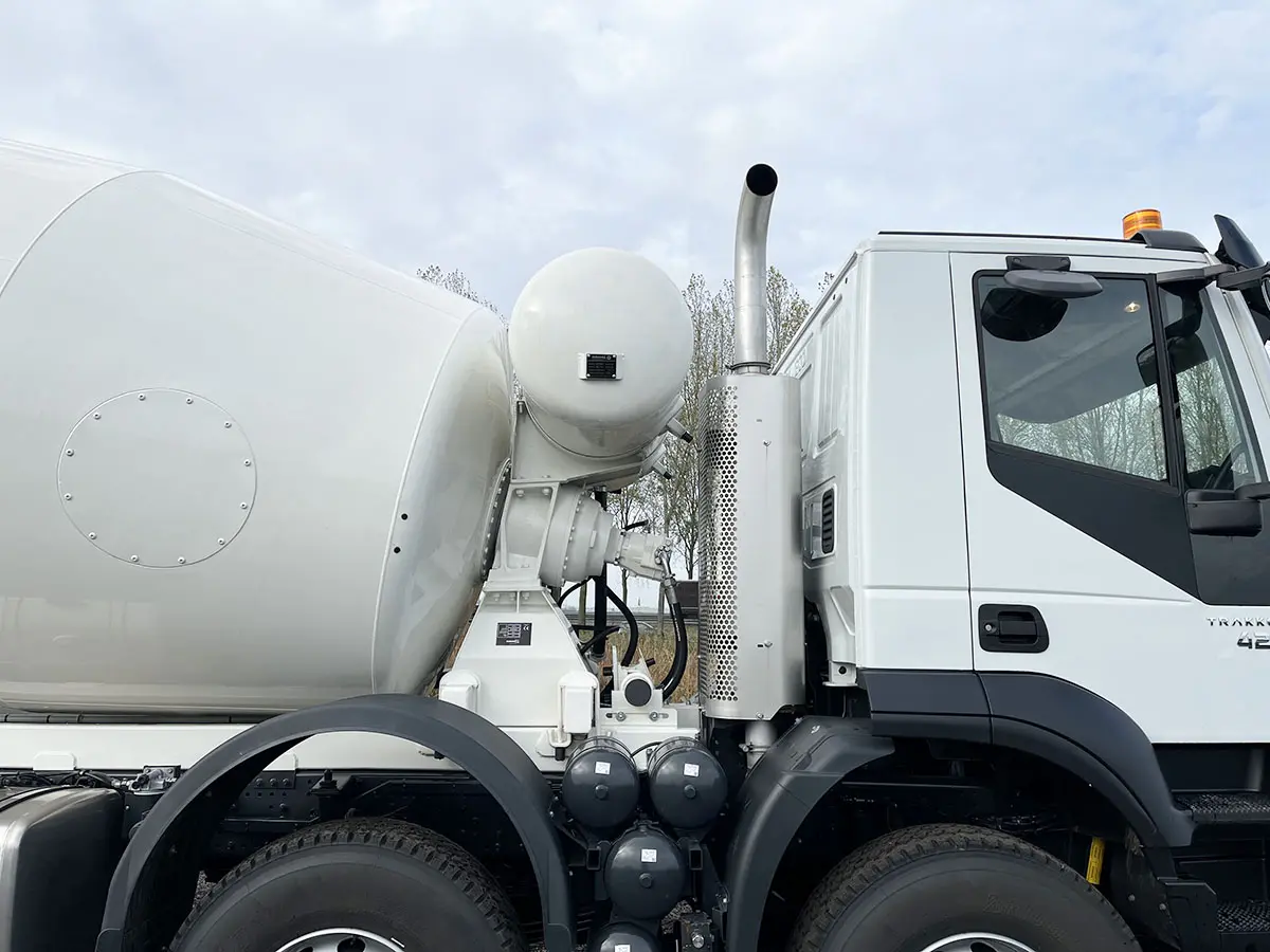 Iveco Trakker AD410T42H 8x4 Concrete Mixer 12