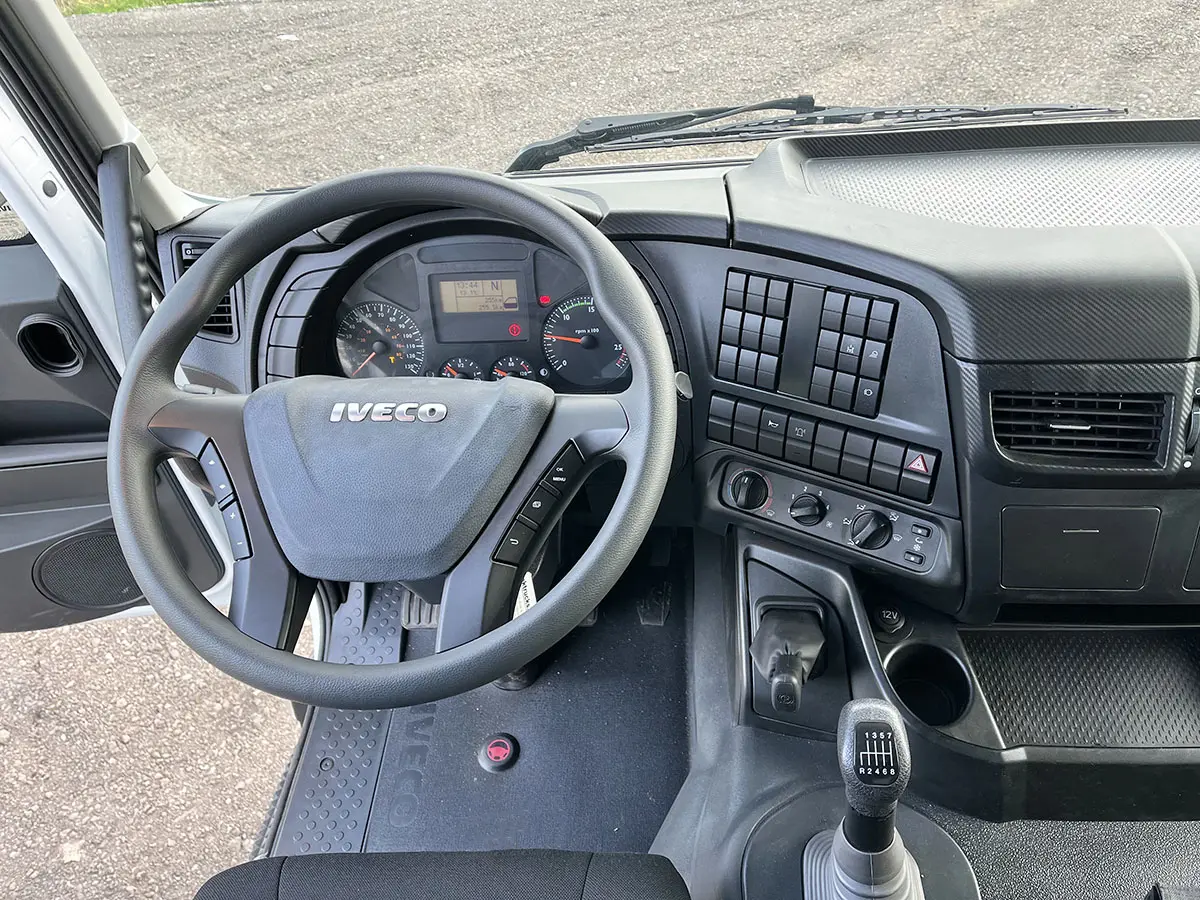 Iveco Trakker AD410T42H 8x4 Container Hook Loader 9