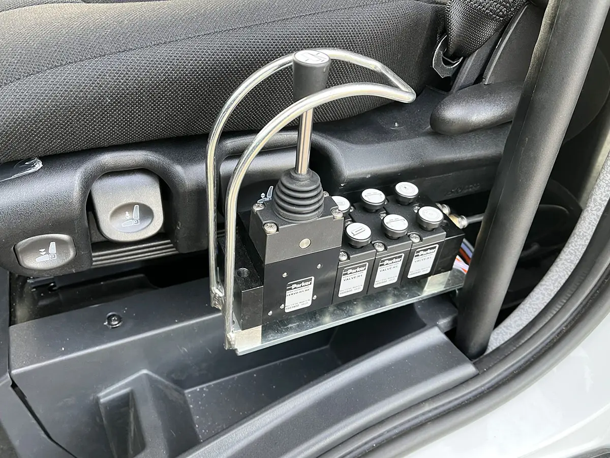 Iveco Trakker AD410T42H 8x4 Container Hook Loader 10