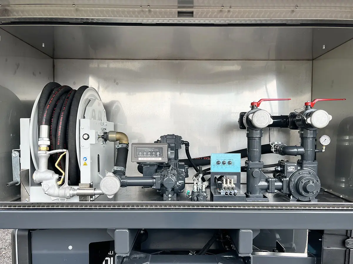 Iveco Trakker AD410T42H 8x4 Fuel Tank Truck 15