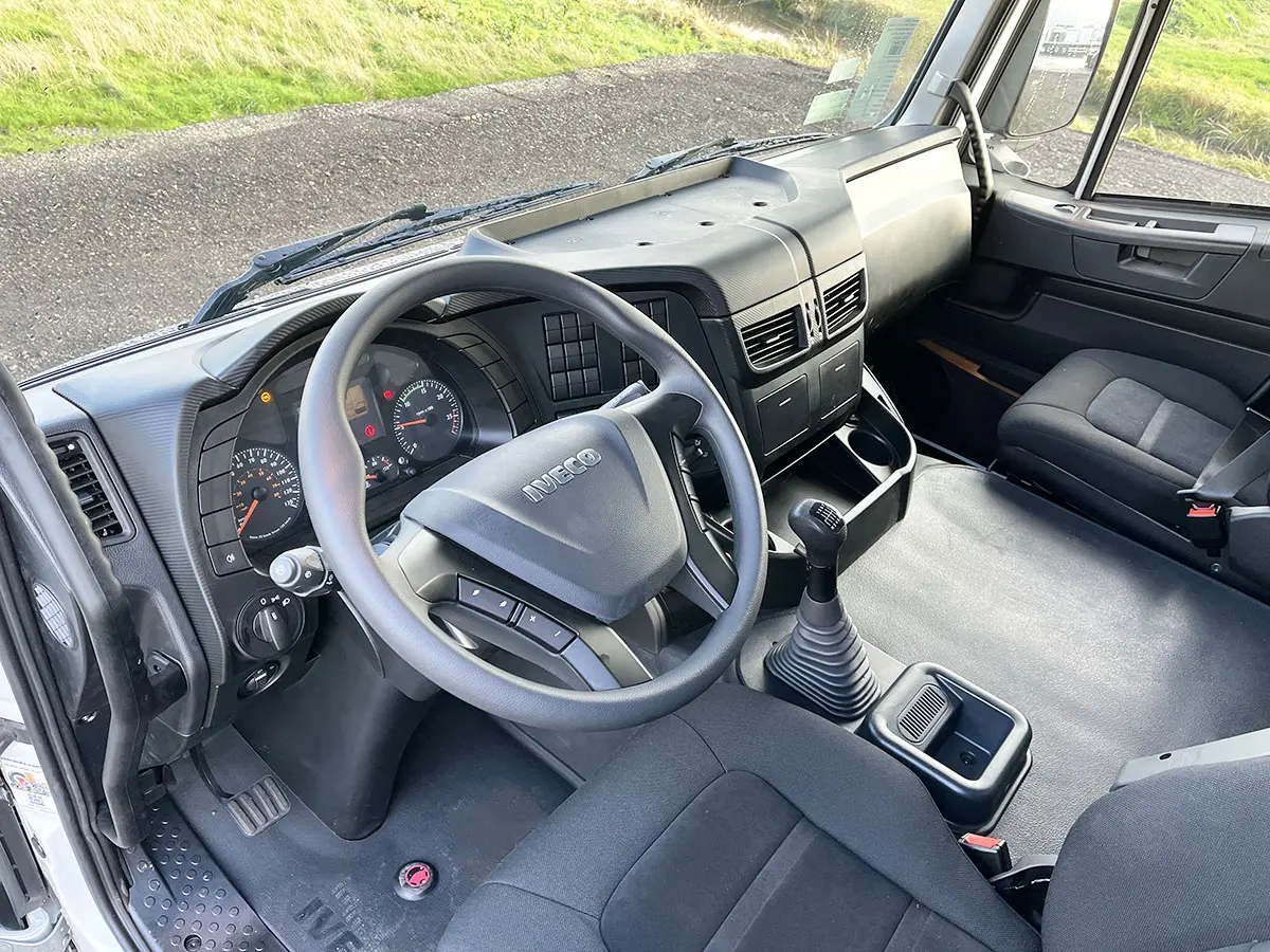 Iveco Trakker AD410T42H Tarpaulin/Canvas Body Truck 8x4 8