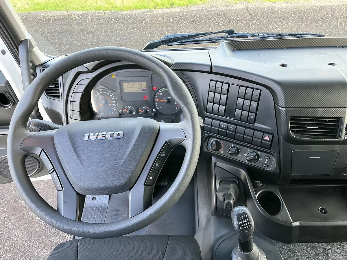 Iveco Trakker AD410T42H 8x4 Caisse bâchée 9