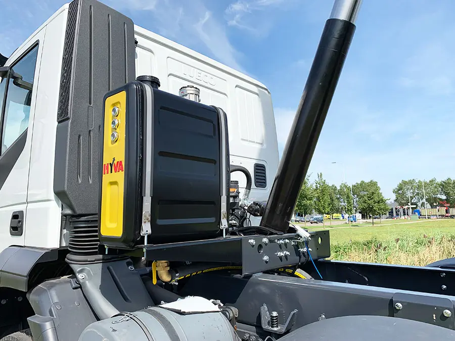 Iveco Trakker AD410T42H 8x4 Tipper Truck 14