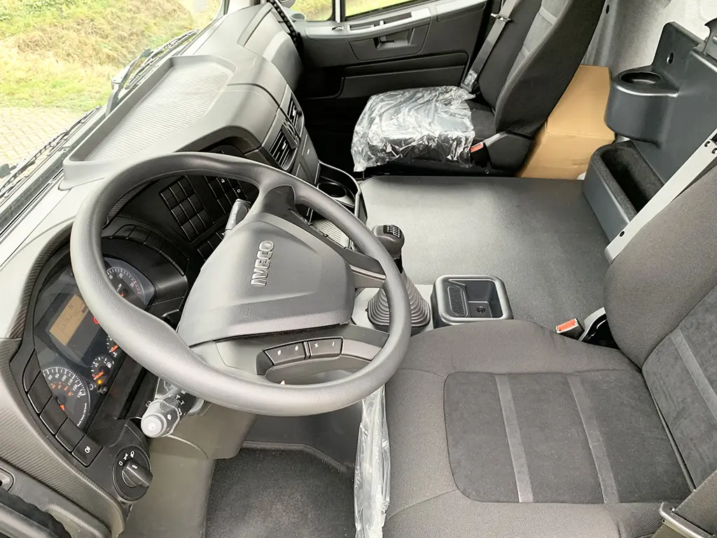 Iveco Trakker AD410T42H Tipper Truck 8x4 7