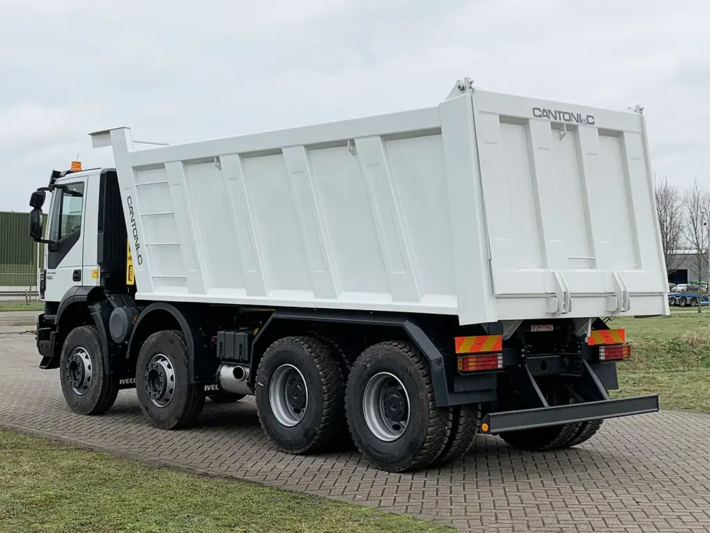 Iveco Trakker AD410T42H 8x4 Tipper Truck 3