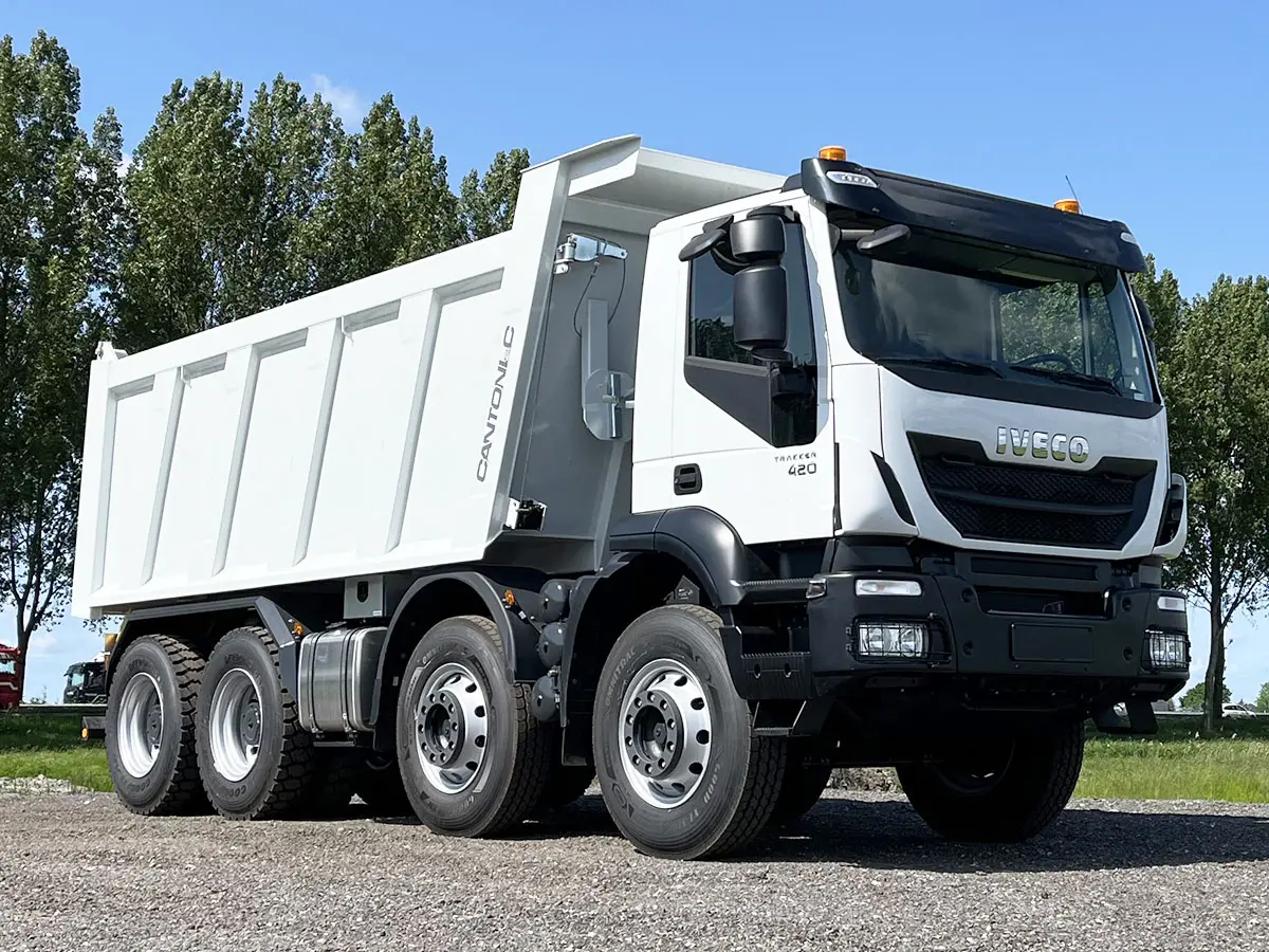 Iveco Trakker AD410T42H 8x4 Tipper Truck 4