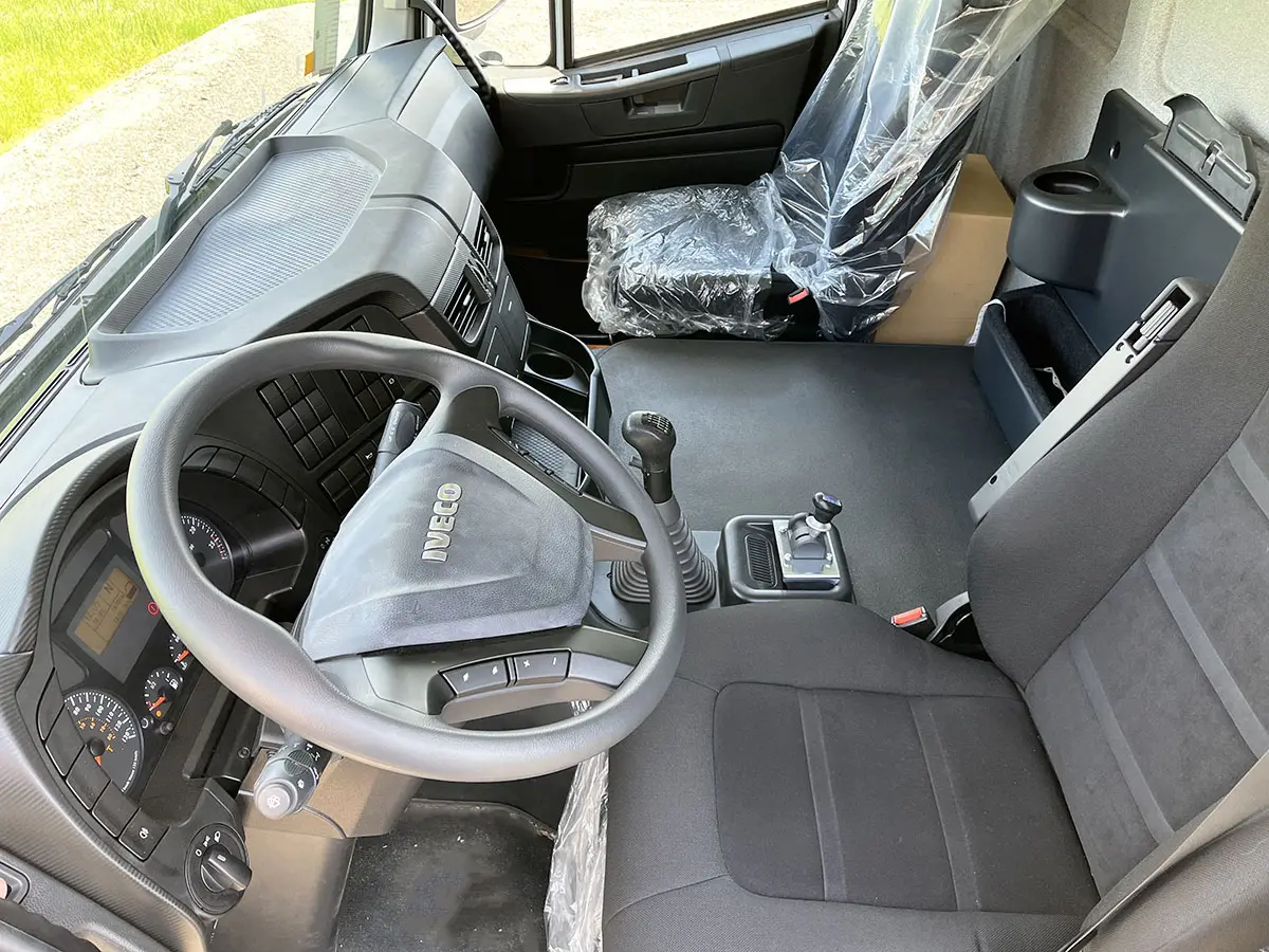 Iveco Trakker AD410T42H 8x4 Tipper Truck 7