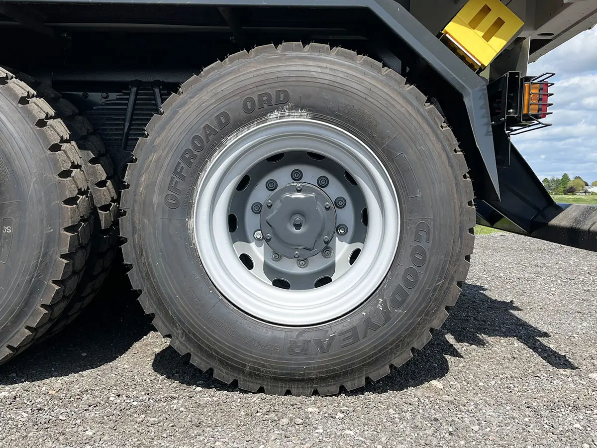Iveco Trakker AD410T42H Tipper Truck 8x4 11