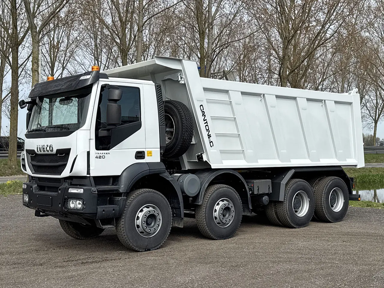 Iveco Trakker AD410T42H 8x4 Benne basculante
