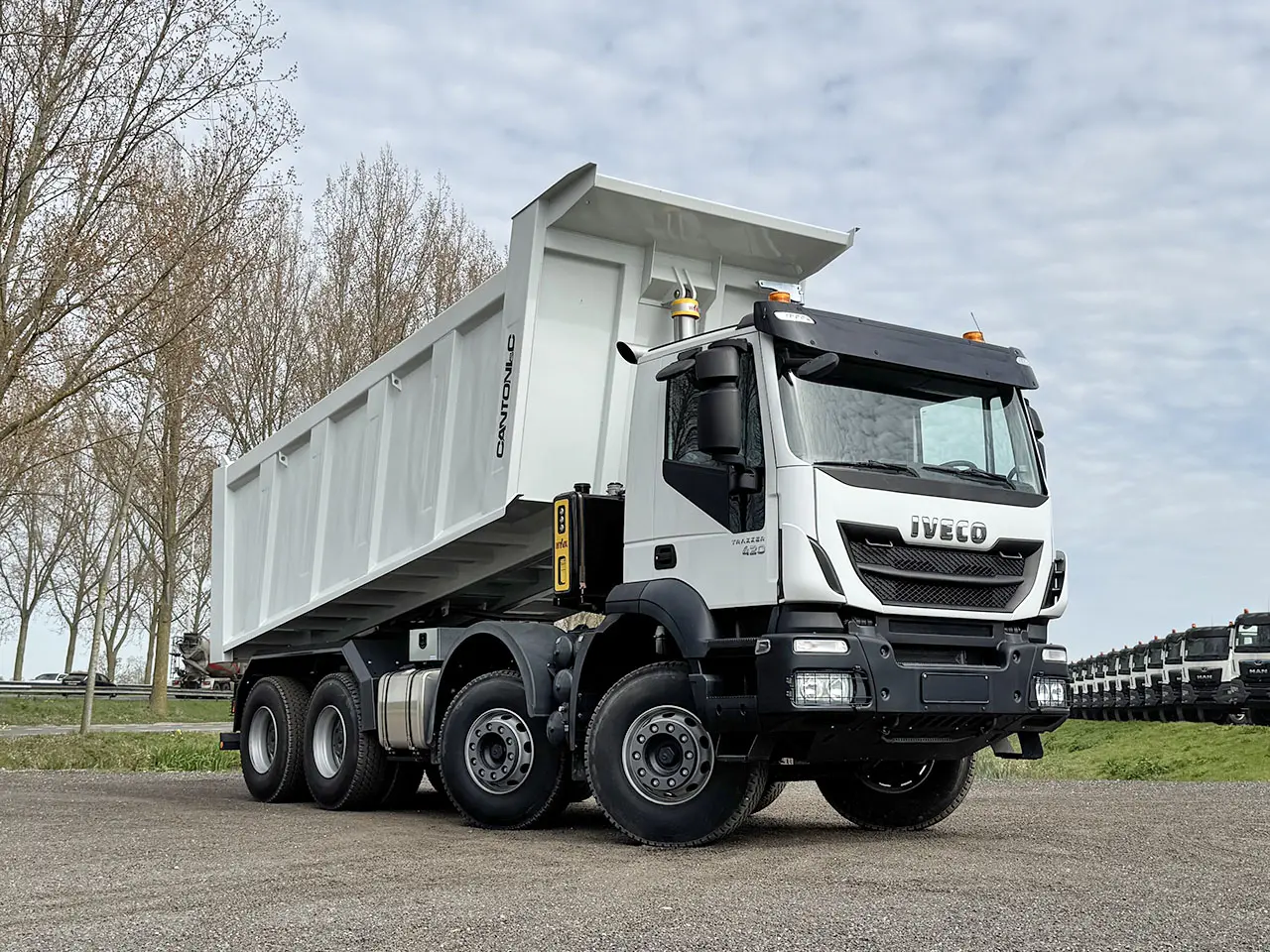 Iveco Trakker AD410T42H Benne basculante 8x4 4