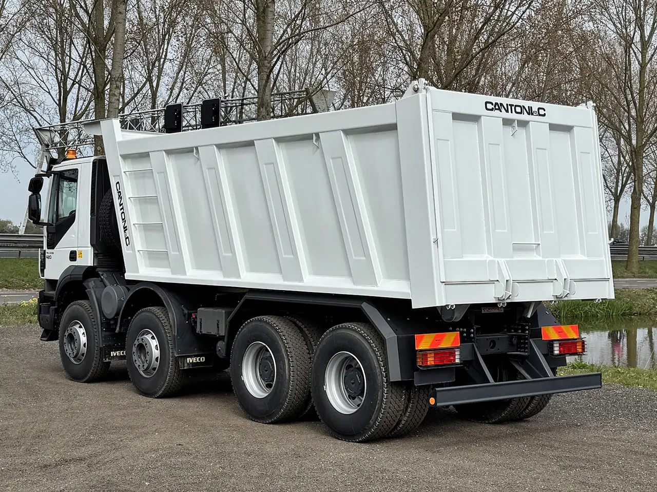 Iveco Trakker AD410T42H Benne basculante 8x4 6