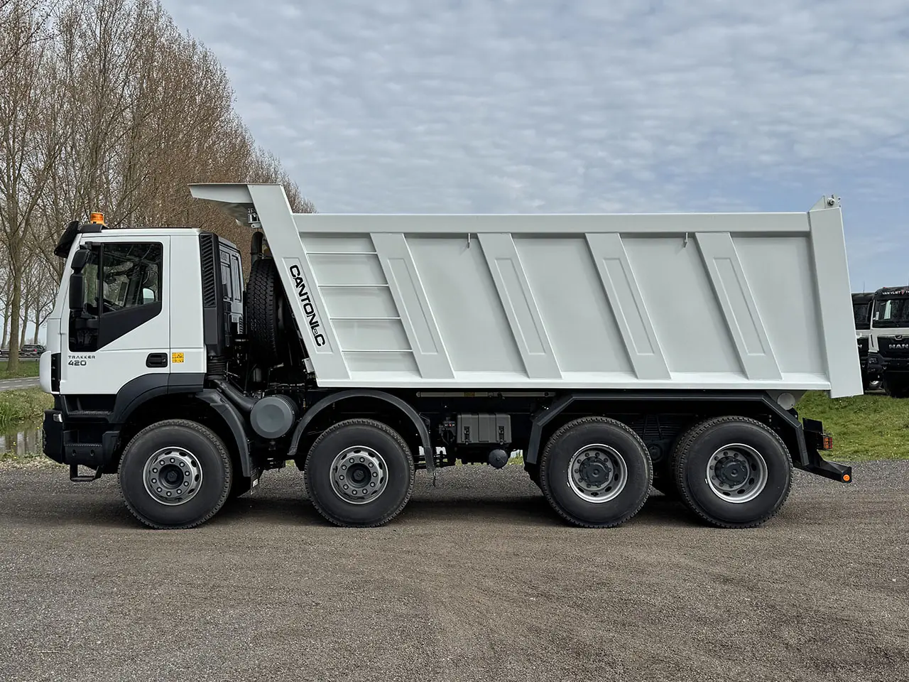 Iveco Trakker AD410T42H Benne basculante 8x4 7