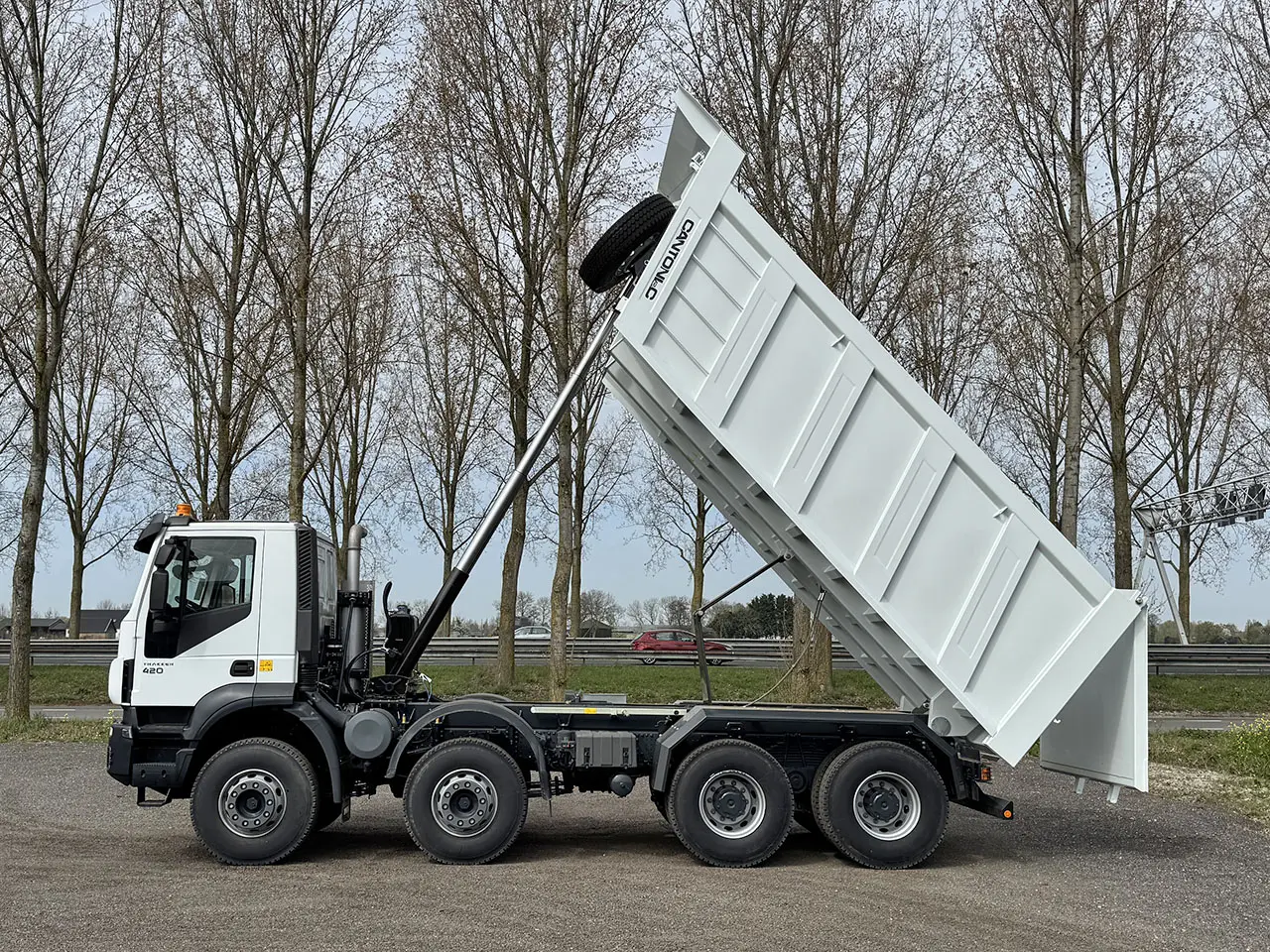 Iveco Trakker AD410T42H Benne basculante 8x4 9
