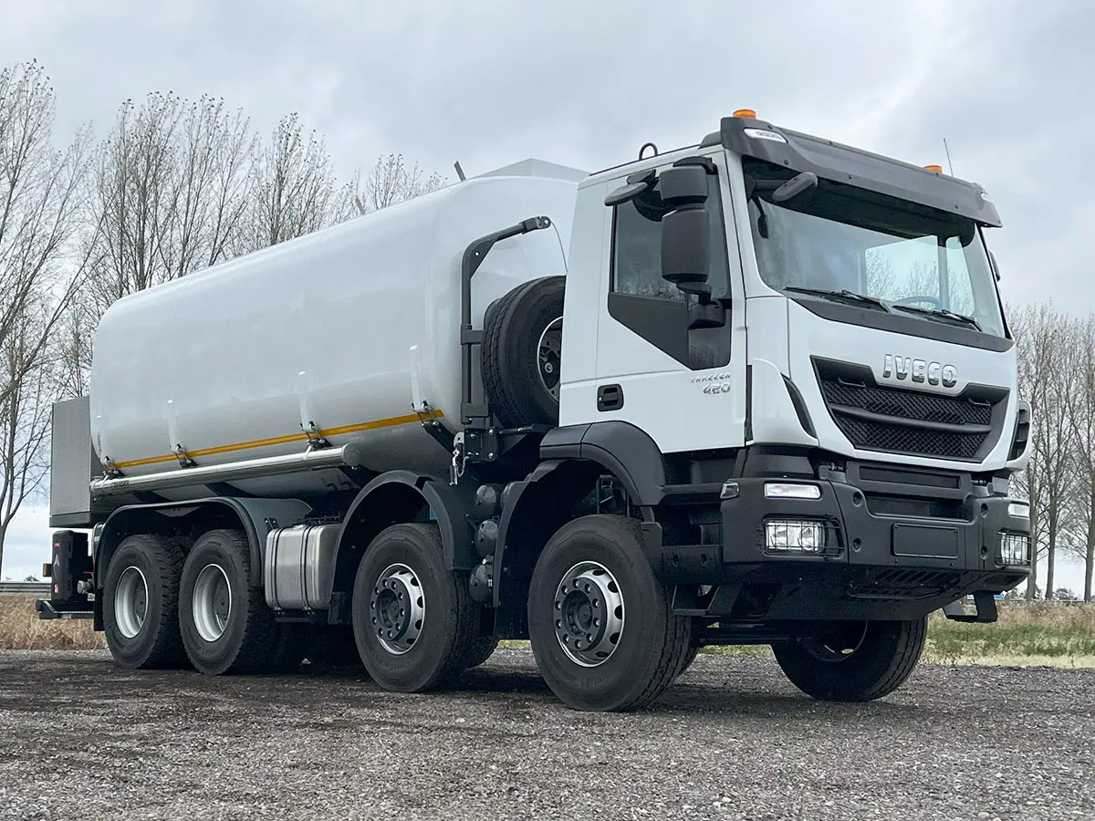 Iveco Trakker AD410T42H ADR Fuel Tank Truck 8x4 4