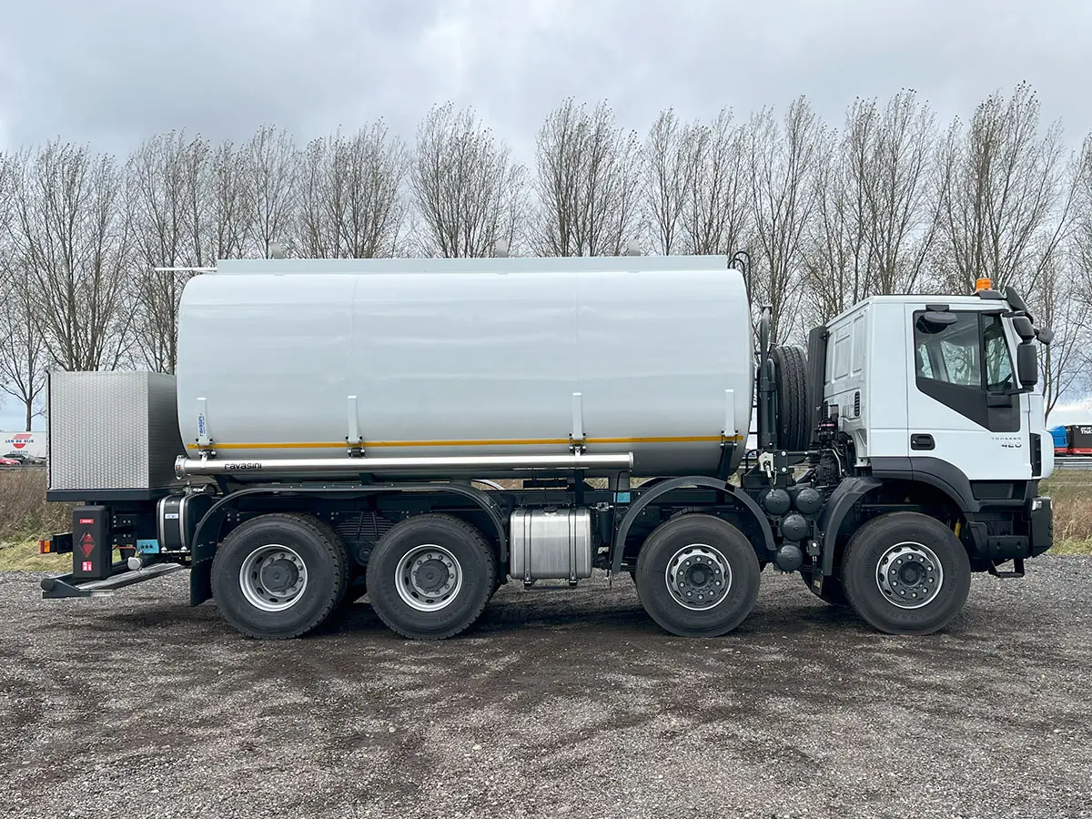 Iveco Trakker AD410T42H ADR Fuel Tank Truck 8x4 5