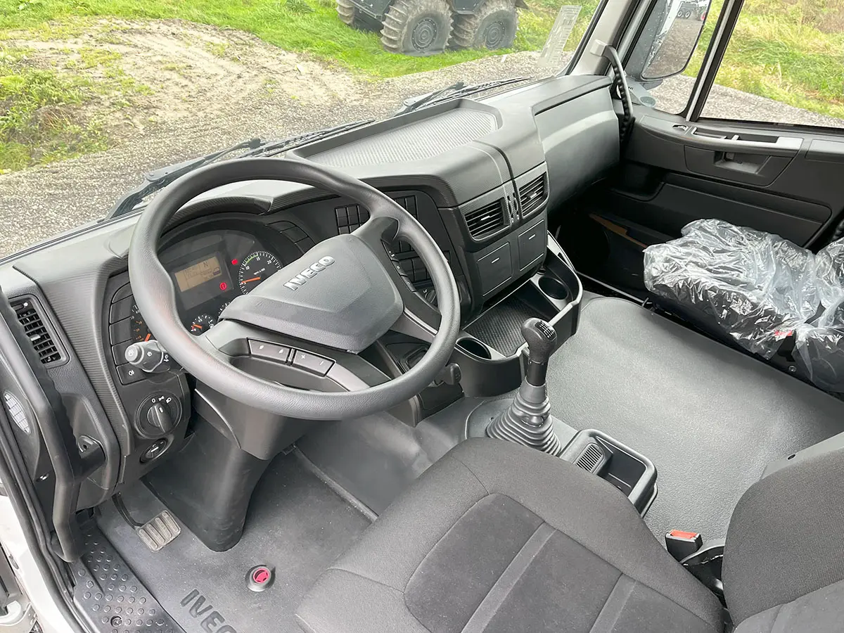 Iveco Trakker AD410T42H ADR 8x4 Fuel Tank Truck 8