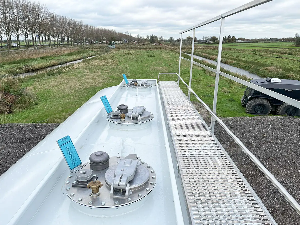 Iveco Trakker AD410T42H ADR 8x4 Fuel Tank Truck 11