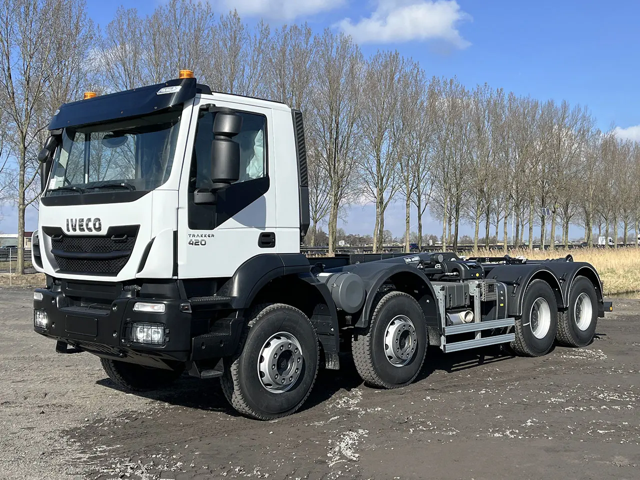 Iveco Trakker AD410T42H AT 8x4 Container Hook Loader