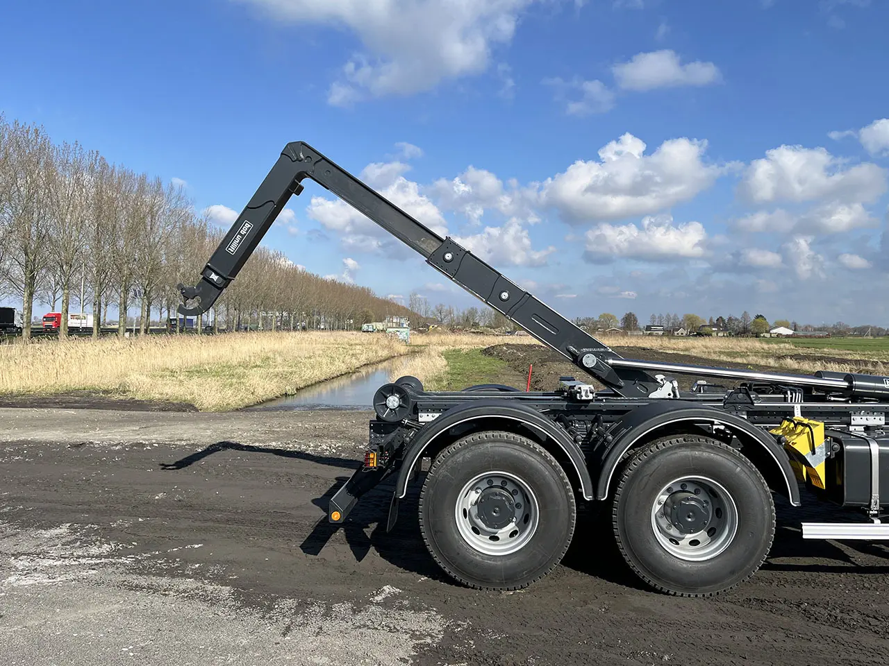Iveco Trakker AD410T42H AT 8x4 Container Hook Loader 13