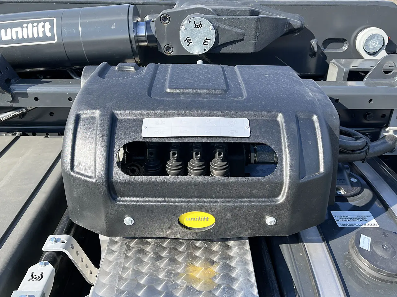 Iveco Trakker AD410T42H AT 8x4 Container Hook Loader 17