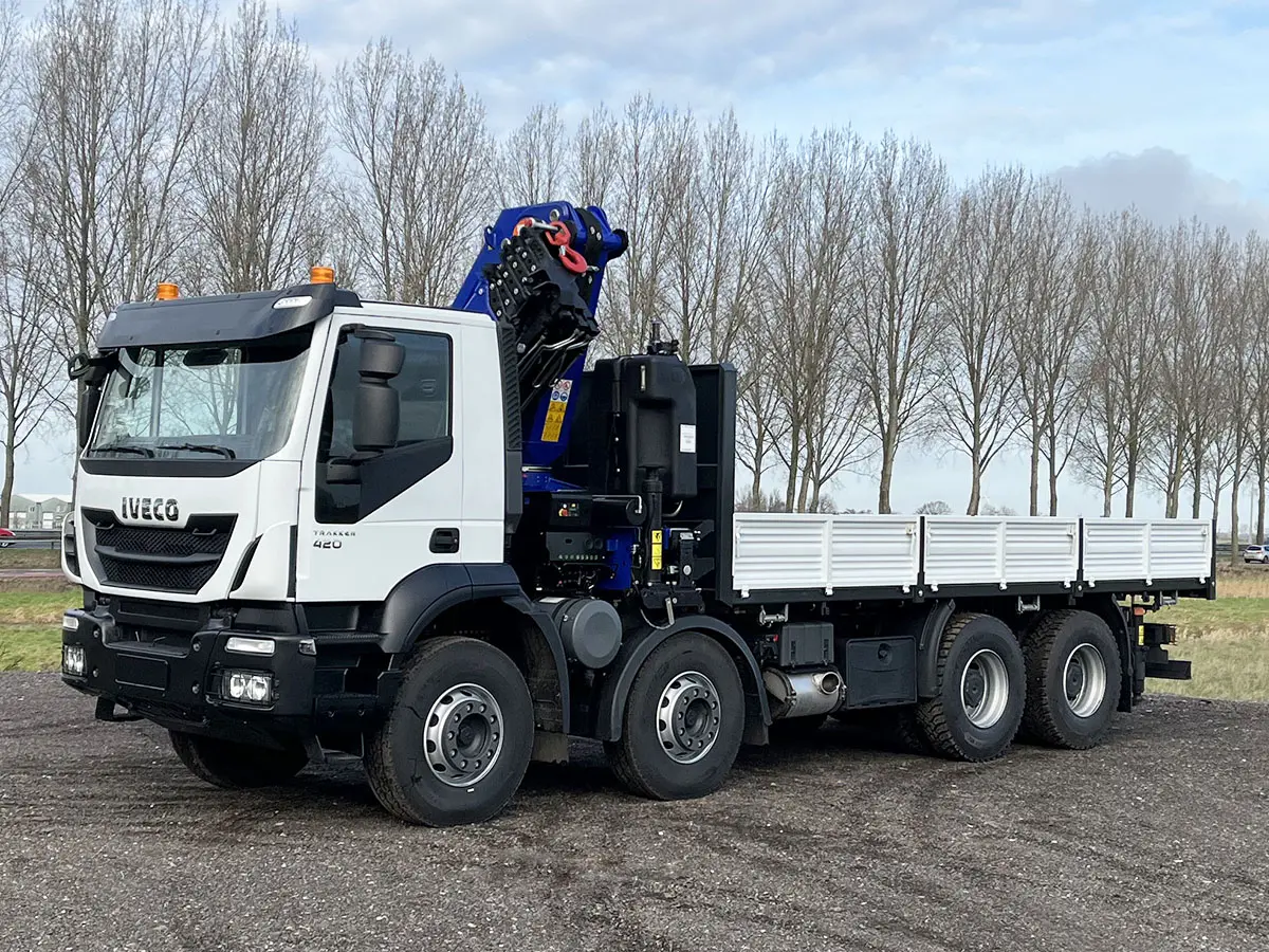Iveco Trakker AD410T42H AT PM50526PX Crane Truck 8x4