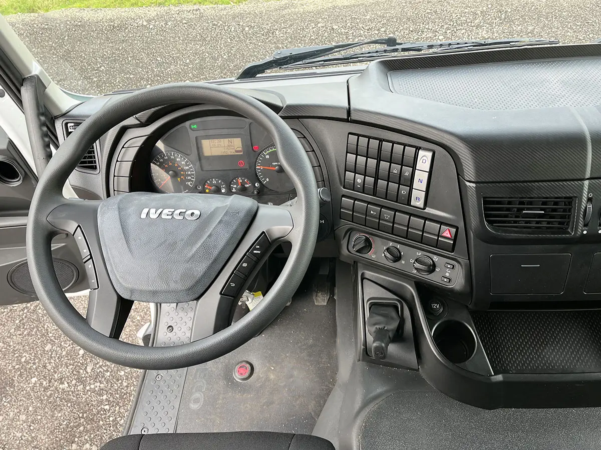Iveco Trakker AD410T42H AT PM50526PX Crane Truck 8x4 9