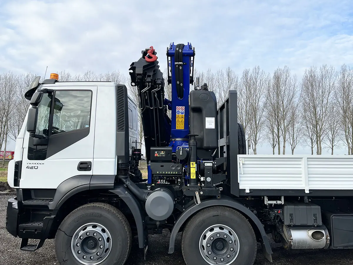 Iveco Trakker AD410T42H AT PM50526PX Crane Truck 8x4 12