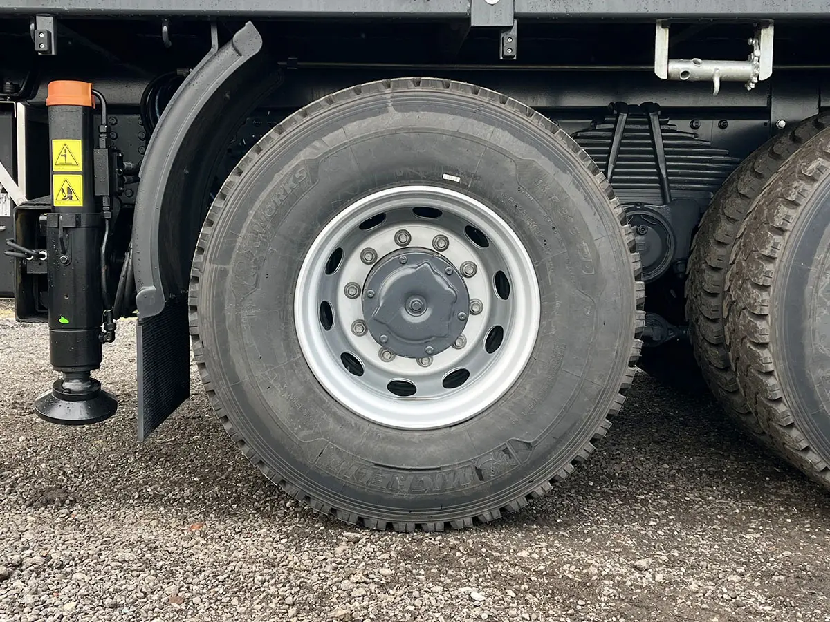 Iveco Trakker AD410T42H AT PM50526PX Crane Truck 8x4 19