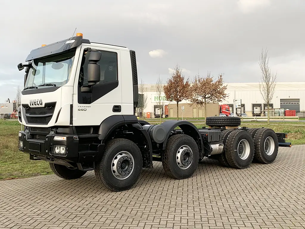 Iveco Trakker AD410T44H-4250 8x4 Chassis Cabin